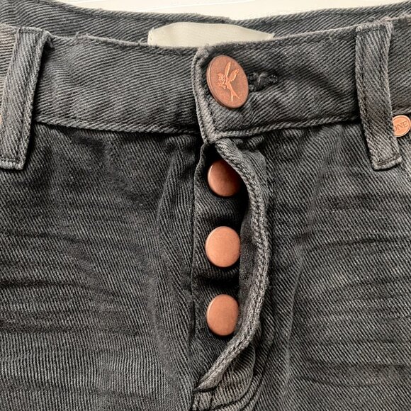 One Teaspoon Women's Bandit Jean Shorts 28 Black Cut Off Button Fly Distressed - Picture 3 of 8